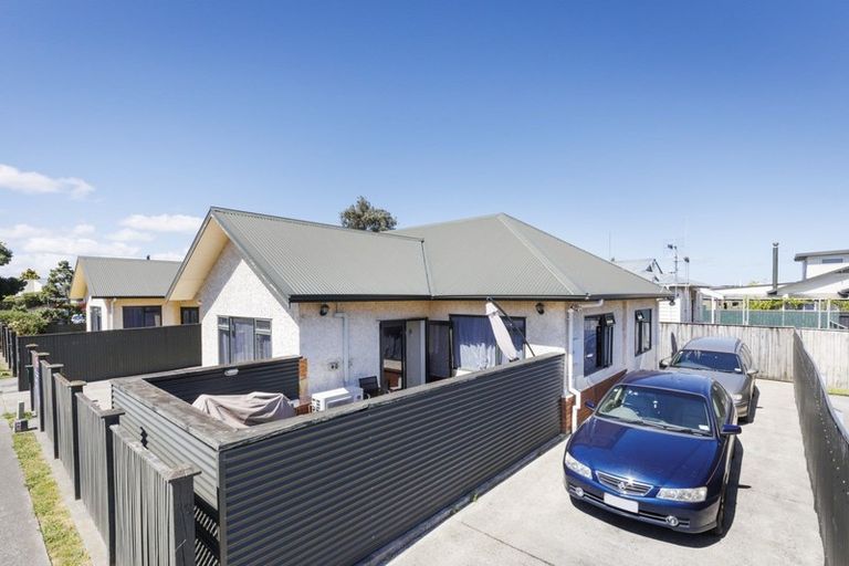 Photo of property in 28 Vogel Street, Roslyn, Palmerston North, 4414