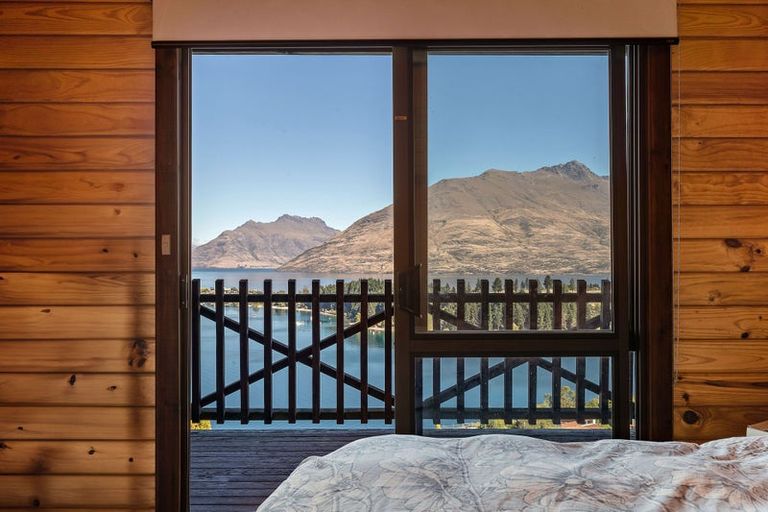 Photo of property in 11 Longwood Place, Queenstown, 9300