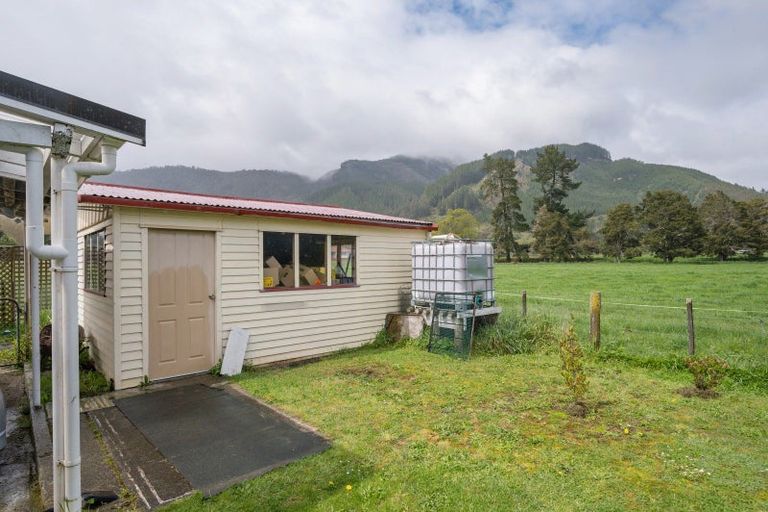 Photo of property in 138 Waller Street, Murchison, 7007