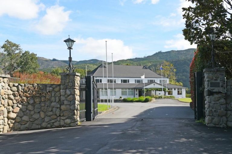 Photo of property in 23 Golf Road, Heretaunga, Upper Hutt, 5018