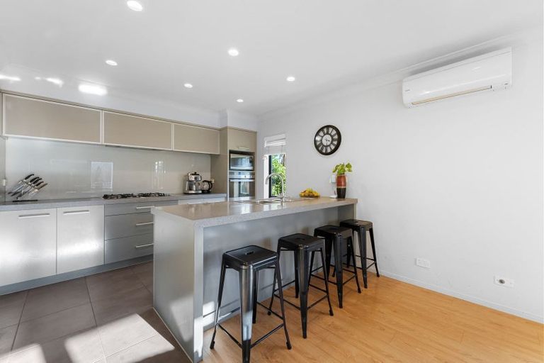 Photo of property in 8 Scotsmoor Drive, Wattle Downs, Auckland, 2103