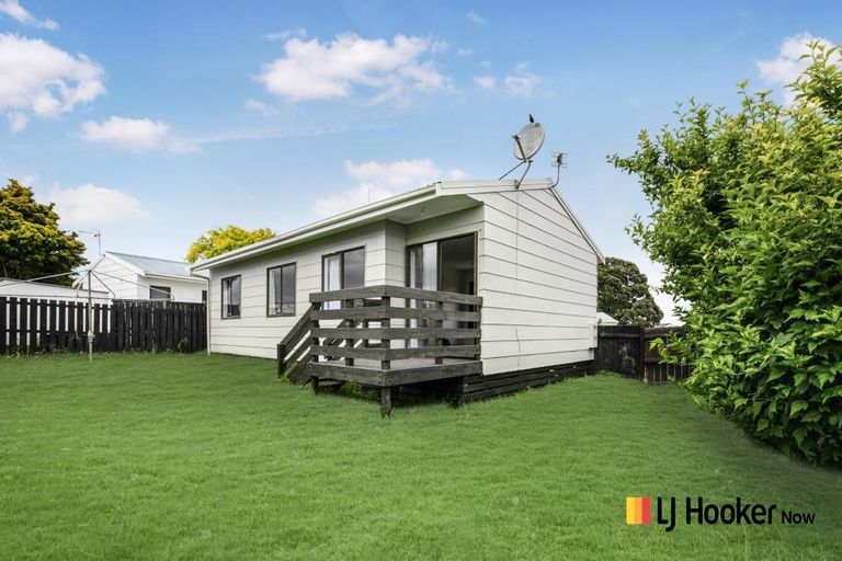 Photo of property in 11a De Bloge Place, Clendon Park, Auckland, 2103