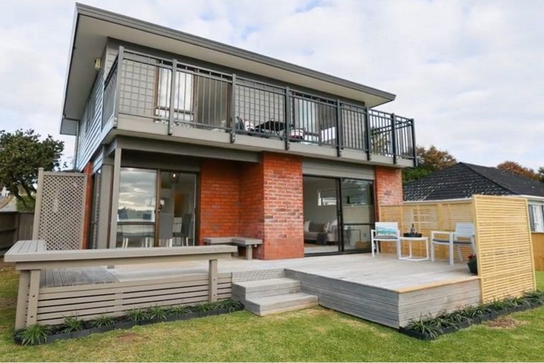 Photo of property in 1/42 Kiwi Esplanade, Mangere Bridge, Auckland, 2022