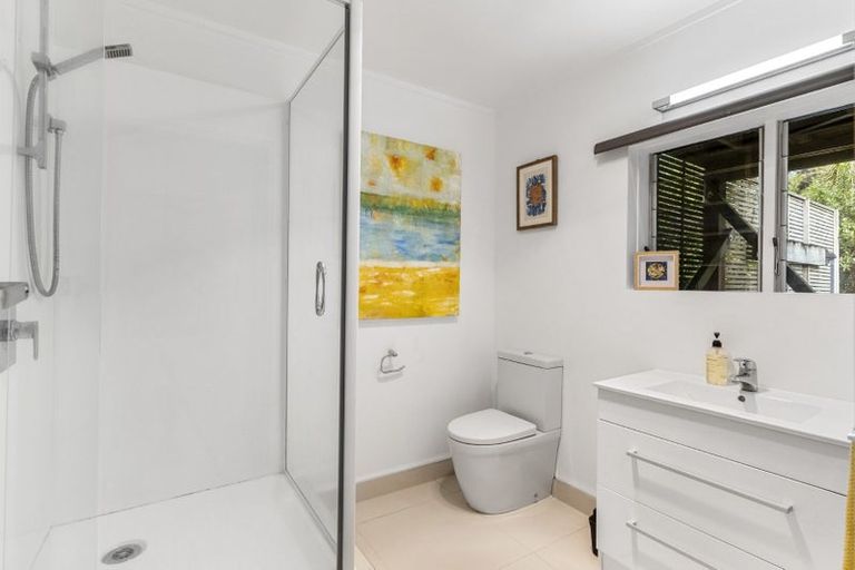 Photo of property in 22 Rosecamp Road, Beach Haven, Auckland, 0626