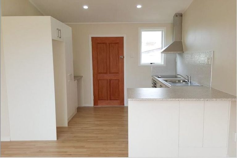 Photo of property in 2/16 Latham Avenue, Pakuranga, Auckland, 2010