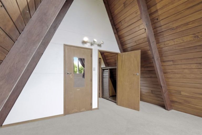 Photo of property in 24 Cornwall Street, Te Atatu South, Auckland, 0610