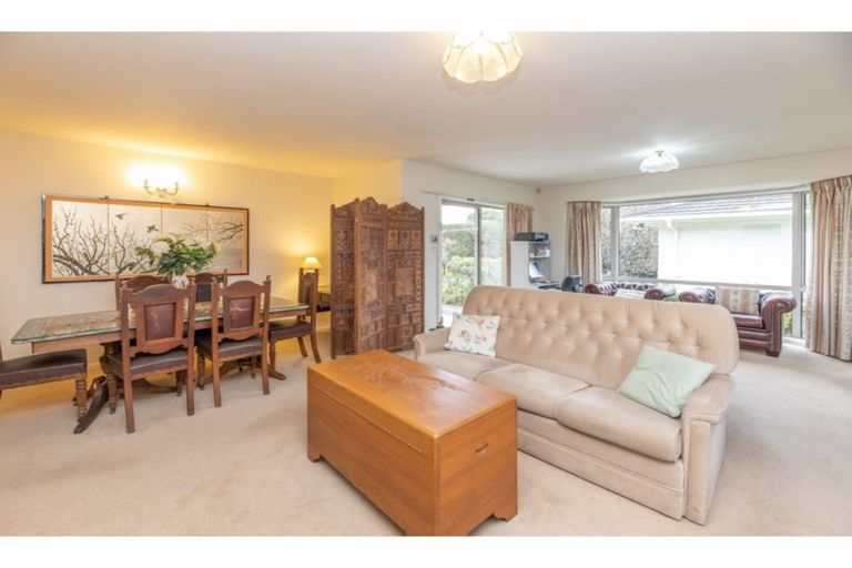 Photo of property in 2/2a Chilcombe Street, Ilam, Christchurch, 8041