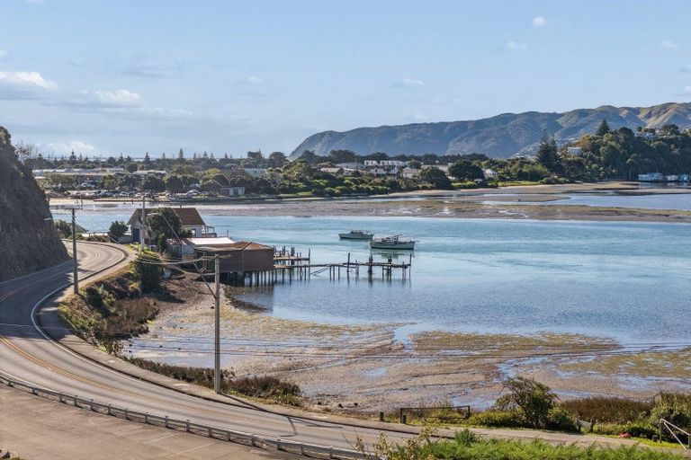 Photo of property in 88a Paremata Road, Paremata, Porirua, 5024