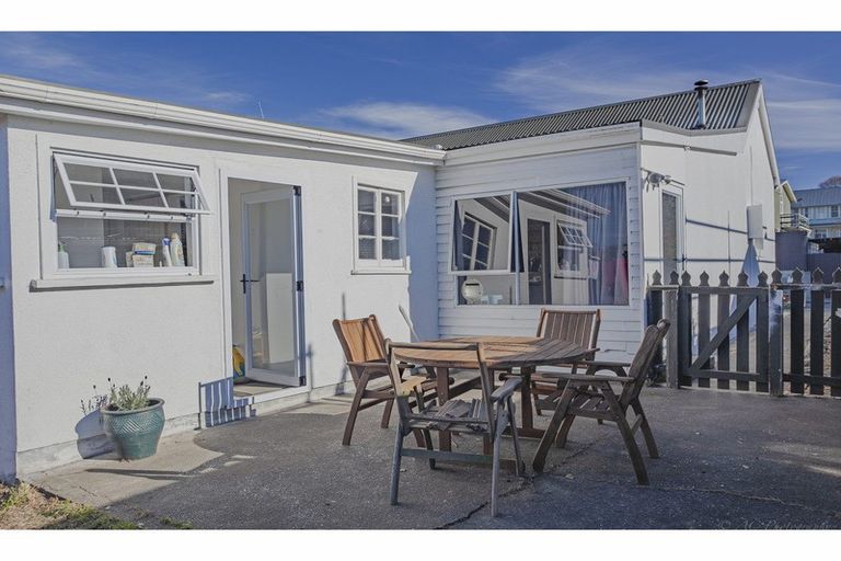 Photo of property in 6 Buchanan Street, Parkside, Timaru, 7910