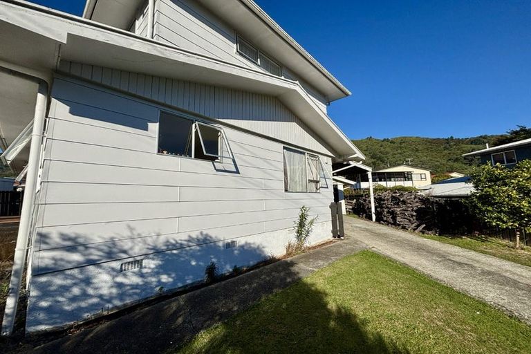 Photo of property in 75a Hampden Street, Picton, 7220