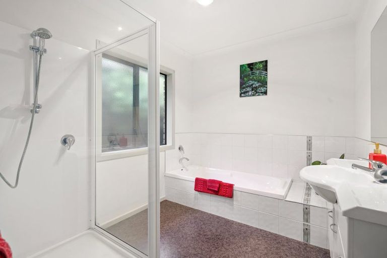 Photo of property in 13a Shaw Street, Leamington, Cambridge, 3432