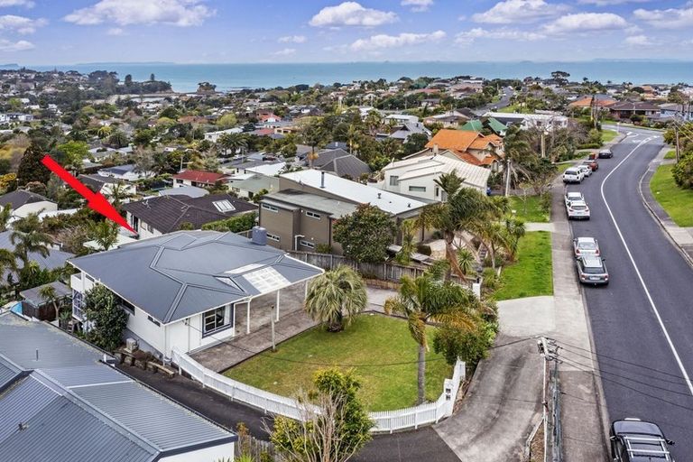 Photo of property in 11a Mizpah Road, Waiake, Auckland, 0630