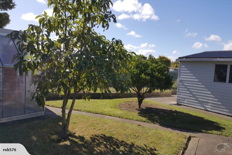 Photo of property in 10 Peters Avenue, Cloverlea, Palmerston North, 4412