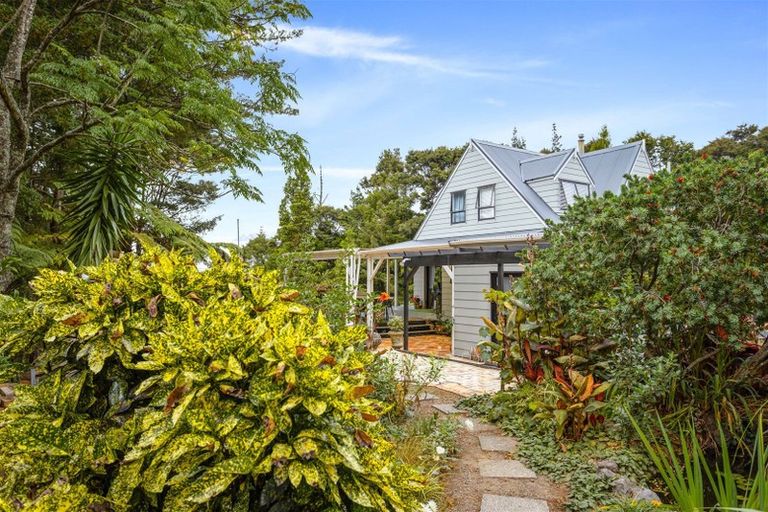 Photo of property in 38 Crows Road, Swanson, Auckland, 0614