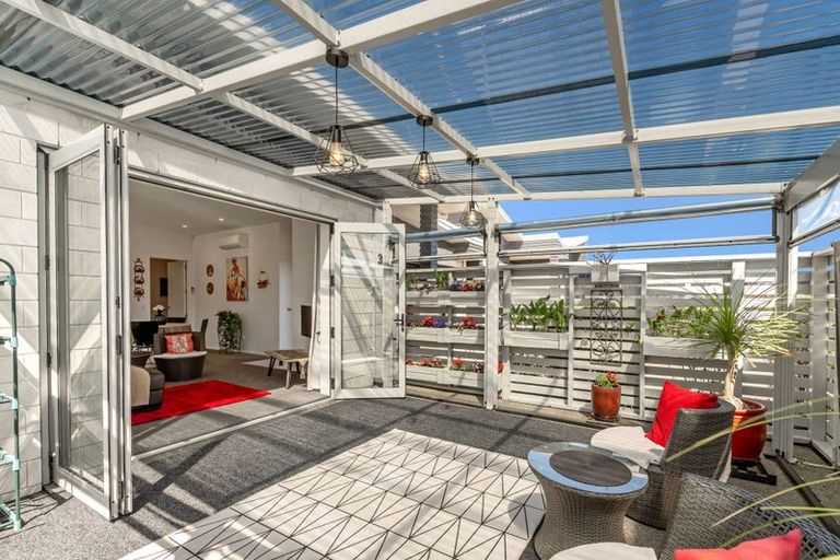 Photo of property in 16 Vanita Drive, Whitianga, 3510