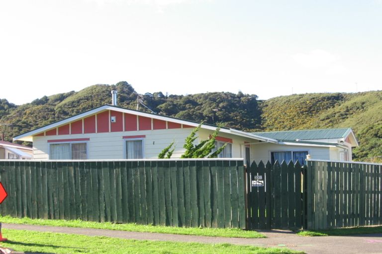 Photo of property in 100 Mohaka Street, Wainuiomata, Lower Hutt, 5014