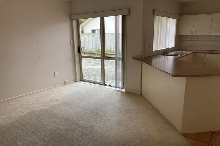 Photo of property in 32 Maurice Borich Place, Henderson, Auckland, 0610