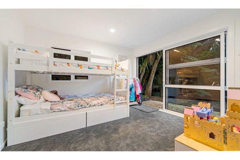 Photo of property in 105 Wood Bay Road, Titirangi, Auckland, 0604
