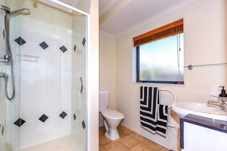 Photo of property in 11 Elmslie Grove, Halswell, Christchurch, 8025