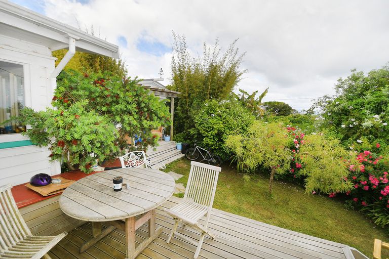 Photo of property in 20 Sea View Road, Leigh, Warkworth, 0985