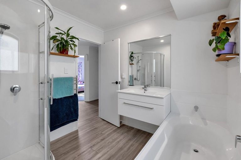 Photo of property in 25 Catherin Servant Close, Maunu, Whangarei, 0110