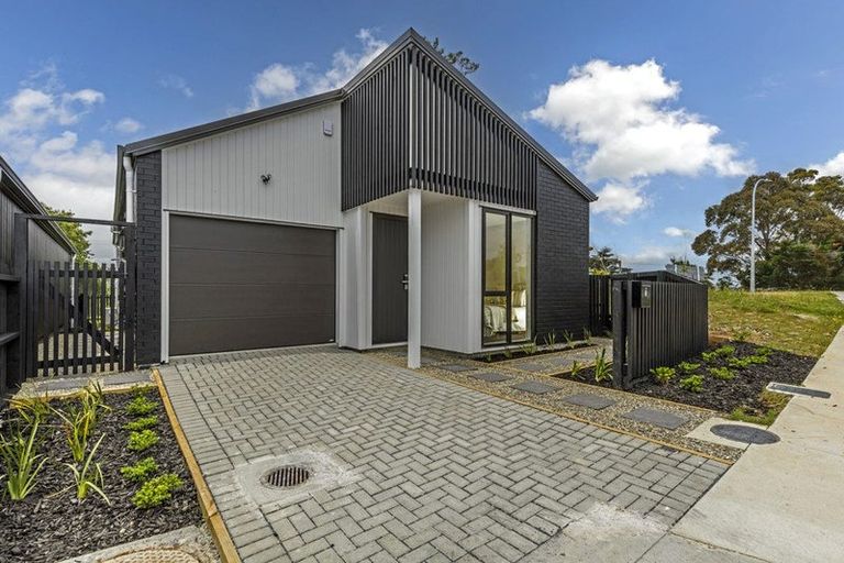 Photo of property in 1 Puhikawa Street, Massey, 0614