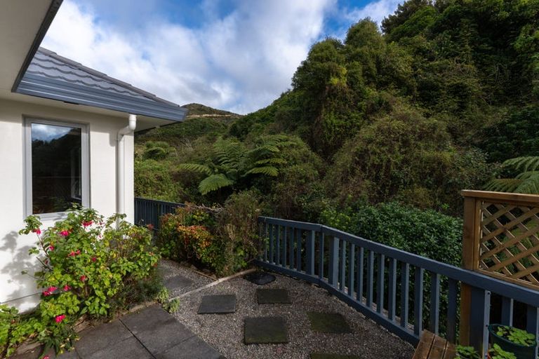 Photo of property in 212 Westchester Drive, Churton Park, Wellington, 6037