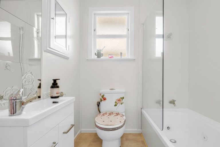 Photo of property in 21 Elliott Crescent, Owhata, Rotorua, 3010