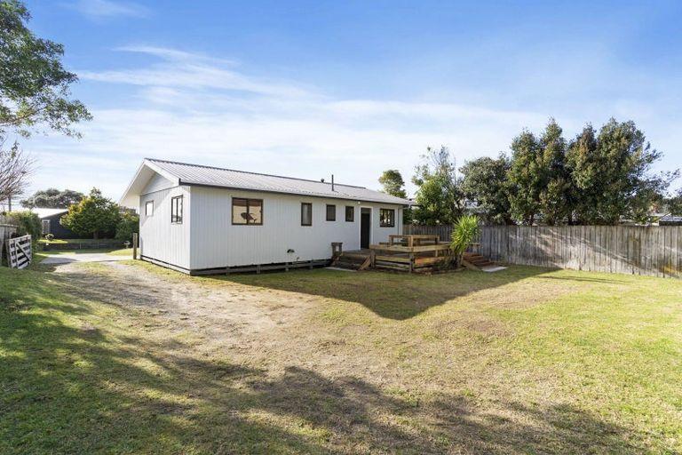Photo of property in 309 Linton Crescent, Whangamata, 3620