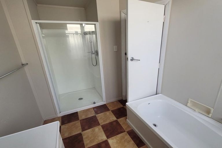 Photo of property in 136 Russell Street, Westport, 7825