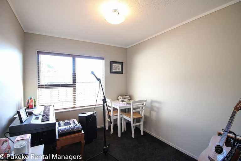 Photo of property in 8 Hakea Place, Totara Heights, Auckland, 2105