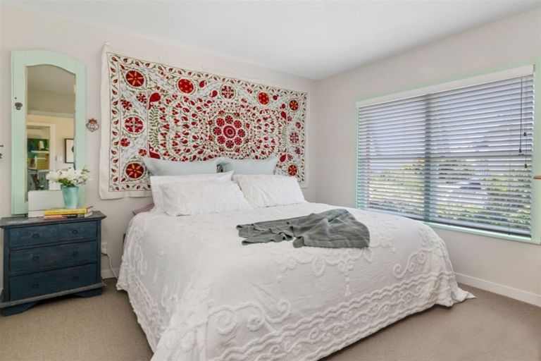 Photo of property in 1/5 Moana Avenue, Belmont, Auckland, 0622