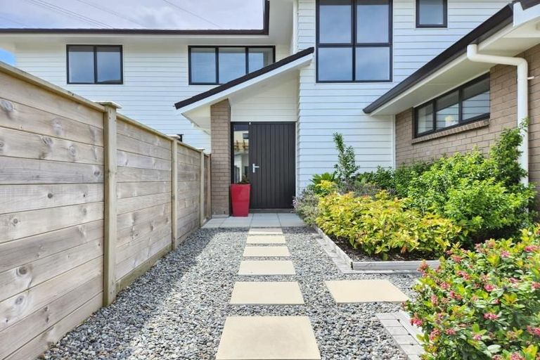 Photo of property in 126 Melksham Drive, Churton Park, Wellington, 6037