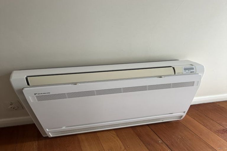 Photo of property in 46 Sunshine Avenue, Karori, Wellington, 6012