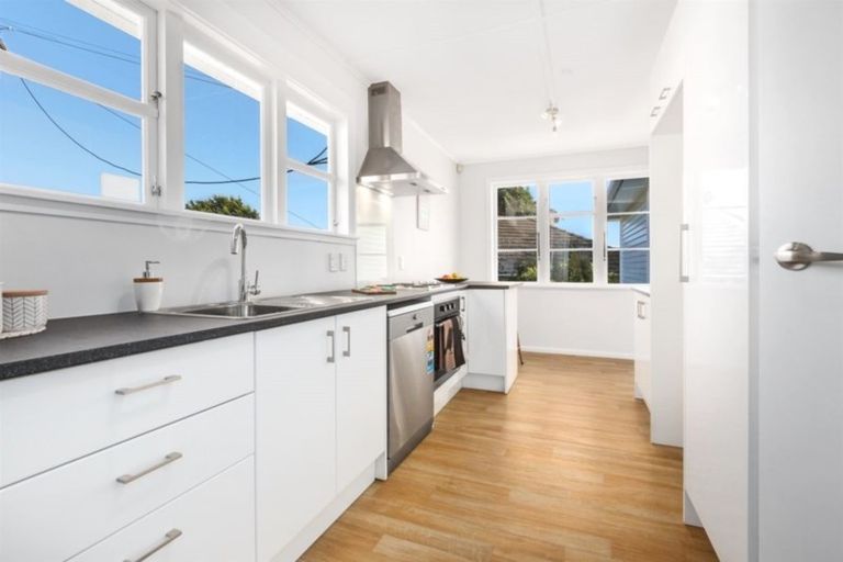 Photo of property in 4 Bromley View, Ranui, Porirua, 5024