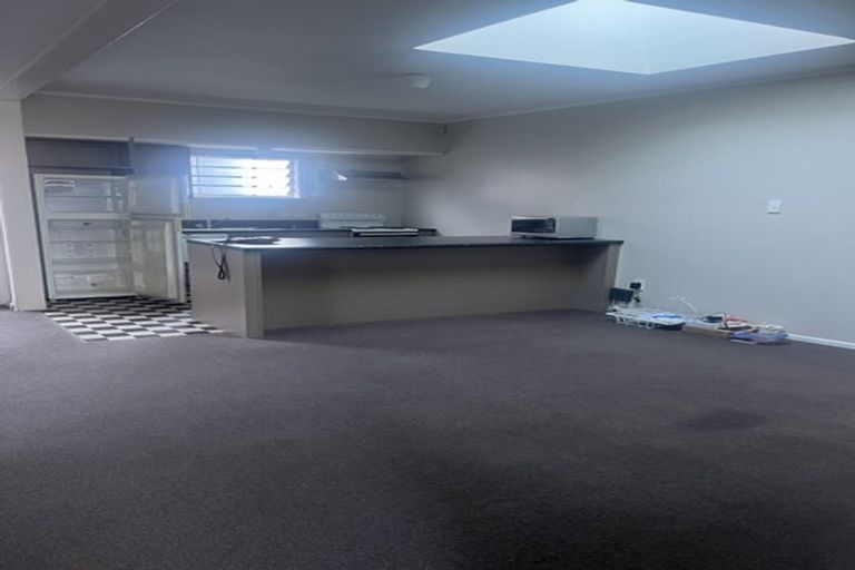 Photo of property in 5 Wha Street, Lyall Bay, Wellington, 6022