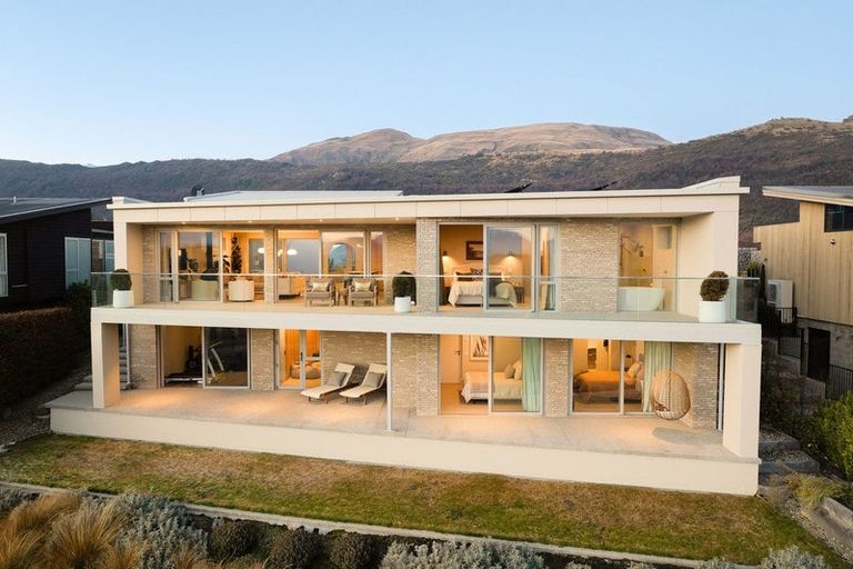 Photo of property in 16 Advance Terrace, Arrowtown, 9302