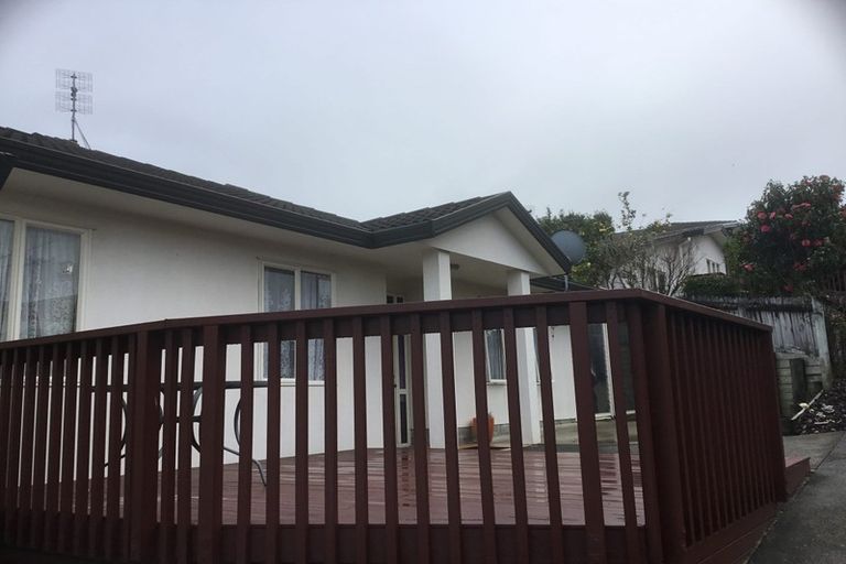 Photo of property in 12 Piper Place, Goodwood Heights, Auckland, 2105