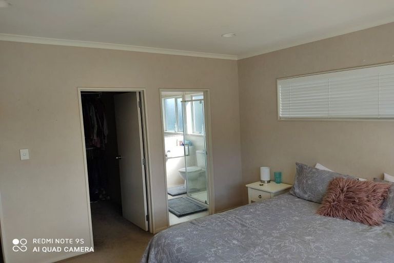 Photo of property in 35 Stranraer Crescent, Wattle Downs, Auckland, 2103