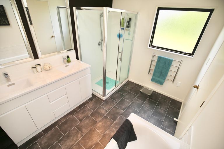 Photo of property in 215 Grandview Road, Grandview Heights, Hamilton, 3200