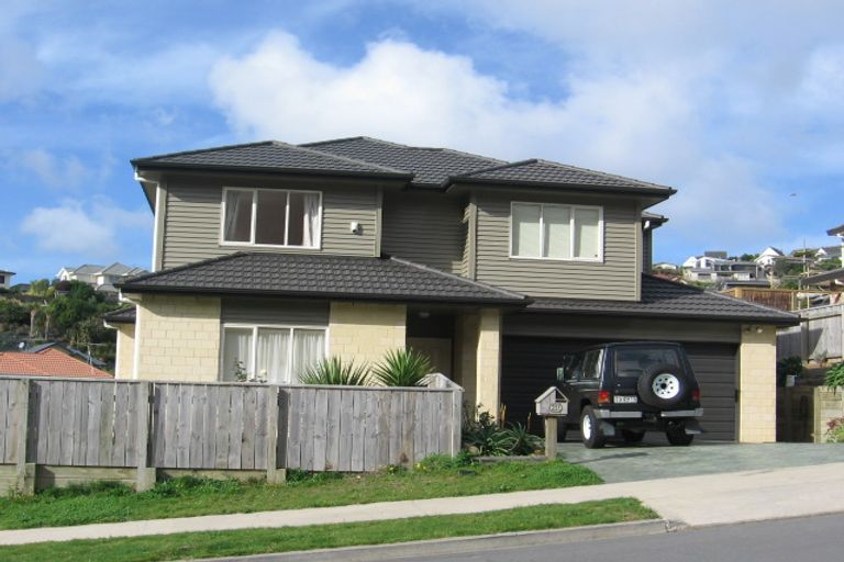 Photo of property in 211 Westchester Drive, Churton Park, Wellington, 6037