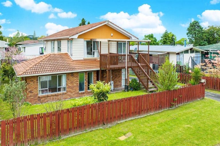 Photo of property in 57a Tiroroa Avenue, Te Atatu South, Auckland, 0610