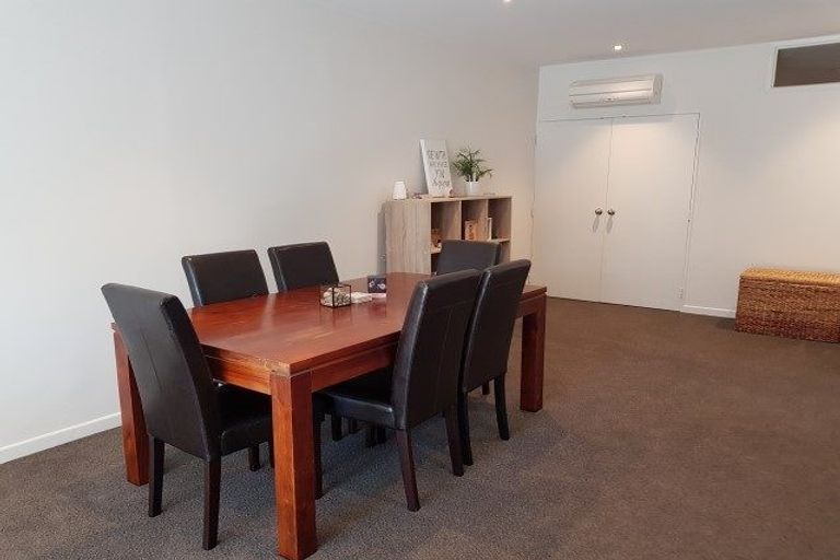 Photo of property in 3 Oak Avenue, Paremata, Porirua, 5024