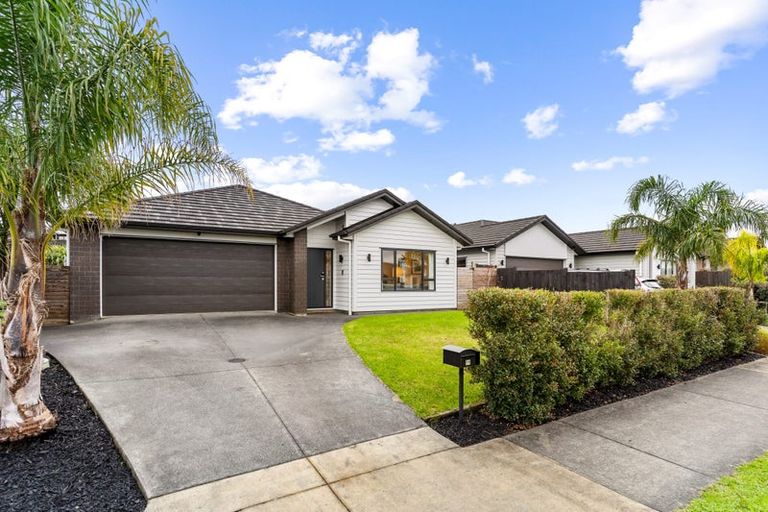 Photo of property in 99 Vinistra Road, Huapai, Kumeu, 0810