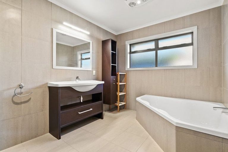 Photo of property in 49 Intrepid Crescent, Beachlands, Auckland, 2018