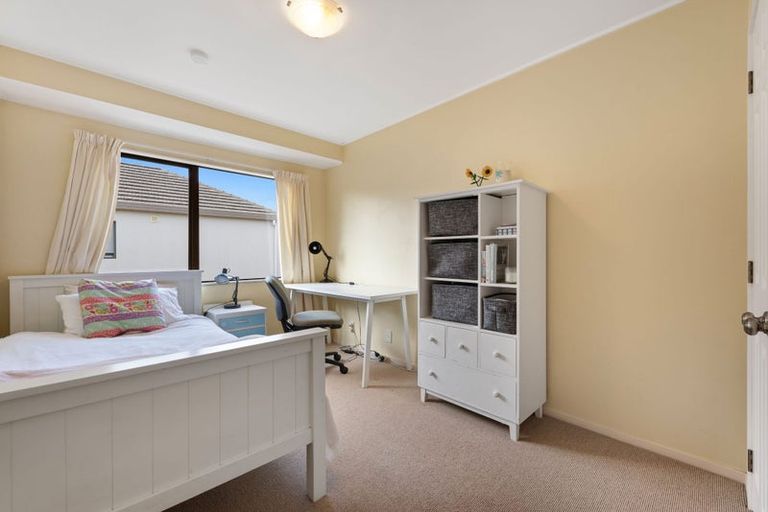 Photo of property in 21b Eastern Beach Road, Eastern Beach, Auckland, 2012