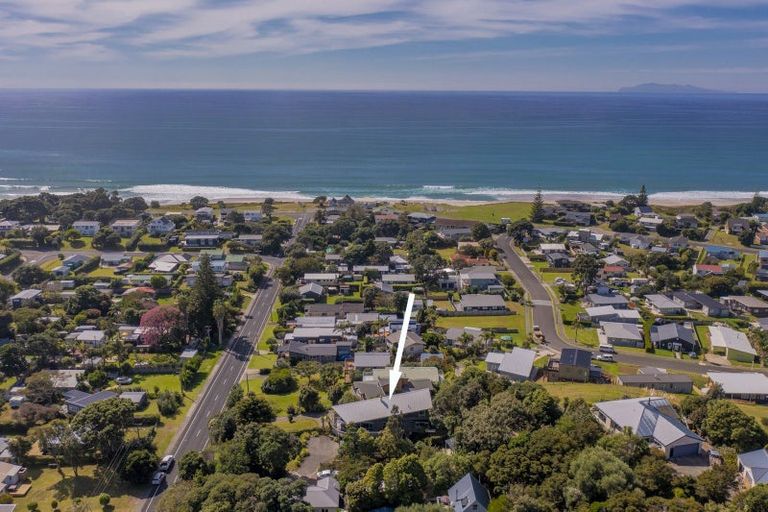 Photo of property in 35 Whiritoa Beach Road, Whiritoa, Whangamata, 3691