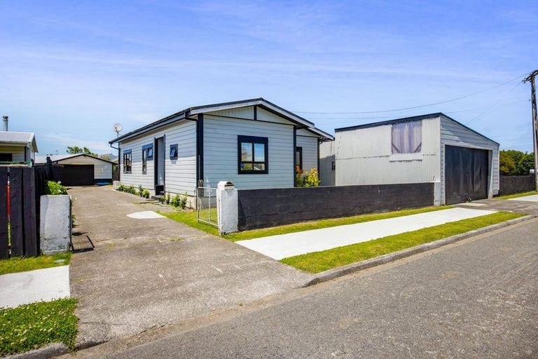 Photo of property in 48 Camberwell Road, Hawera, 4610