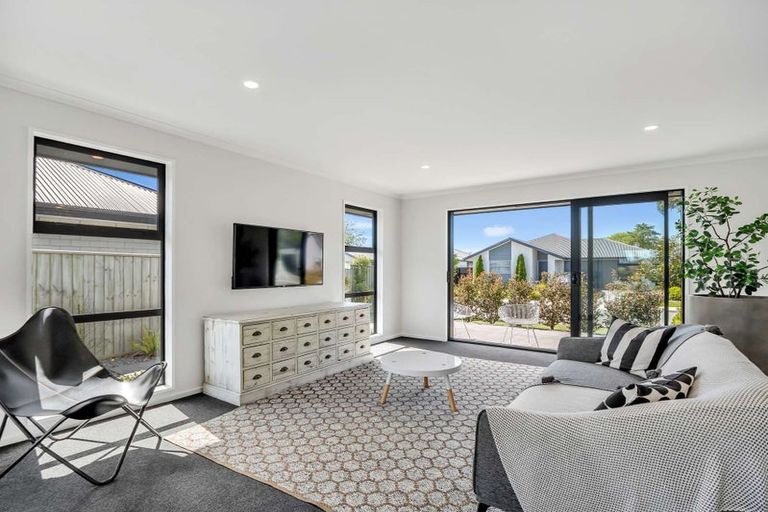 Photo of property in 14 John Raven Lane, Woodend, 7610