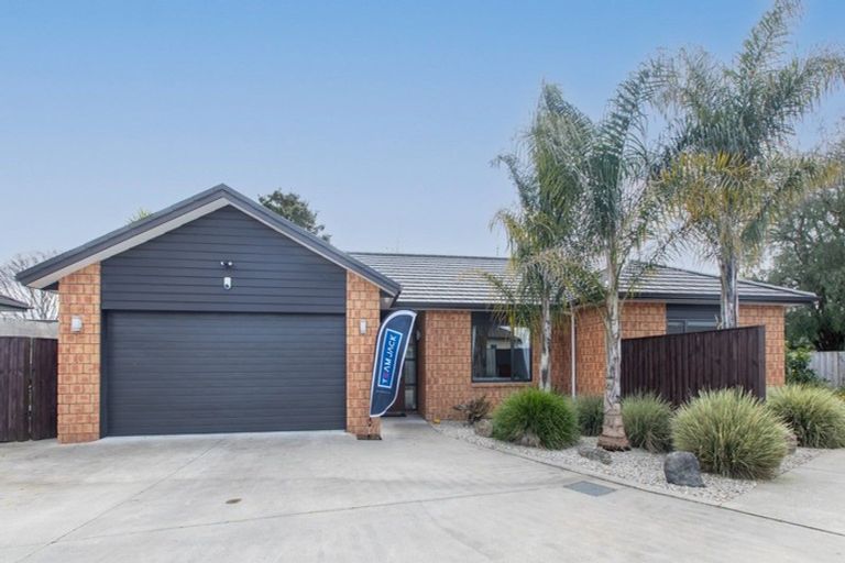 Photo of property in 12 Hampshire Court, Flagstaff, Hamilton, 3210